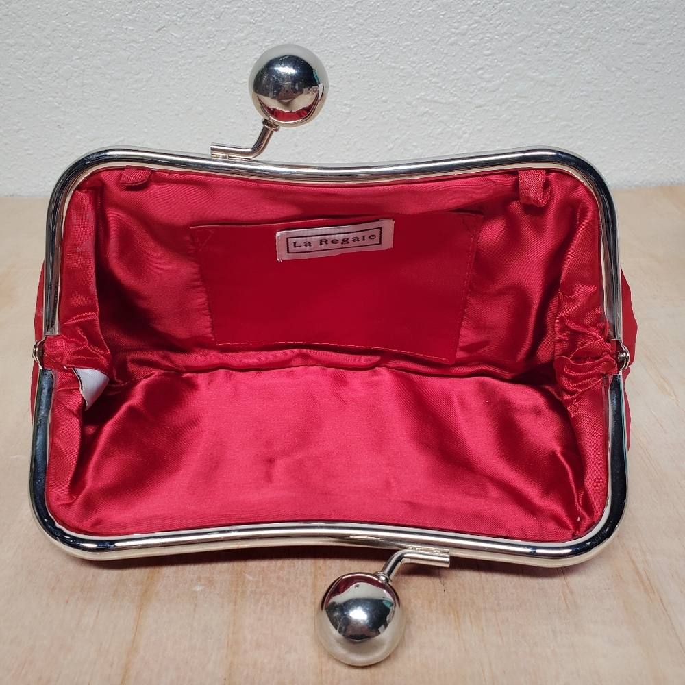 La Regale Red Satin Clutch Hand Purse - Picture 5 of 9